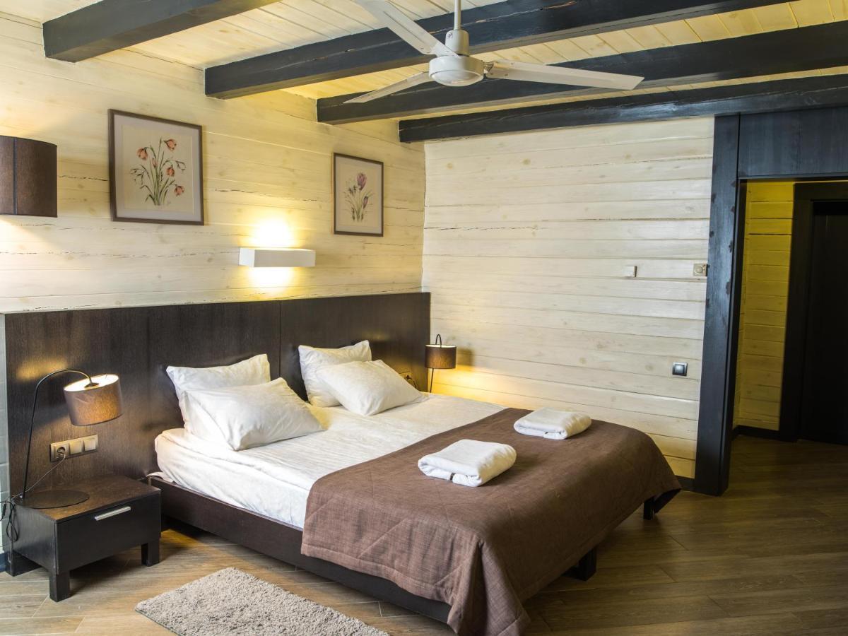 Chalet Greenwood Zbunin Exterior photo